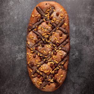 Coca de brioix amb cacau i xocolata